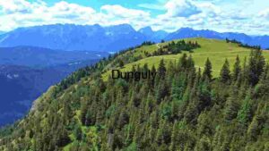 Majestic Alpine Vista: Nature's Grandeur Unveiled