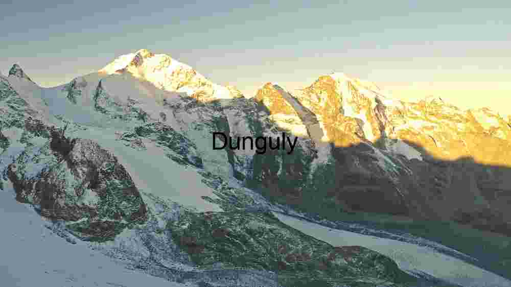 Alpine Glow on Majestic Peaks