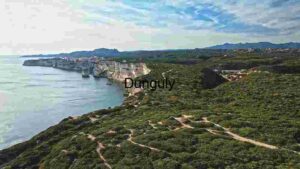 Coastal Elegance: A Panoramic View of Cliffs and Sea