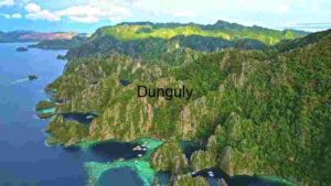 Tropical Paradise: Aerial View of Lush Green Islands