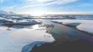 Arctic Serenity: Greenland's Icy Waterscape