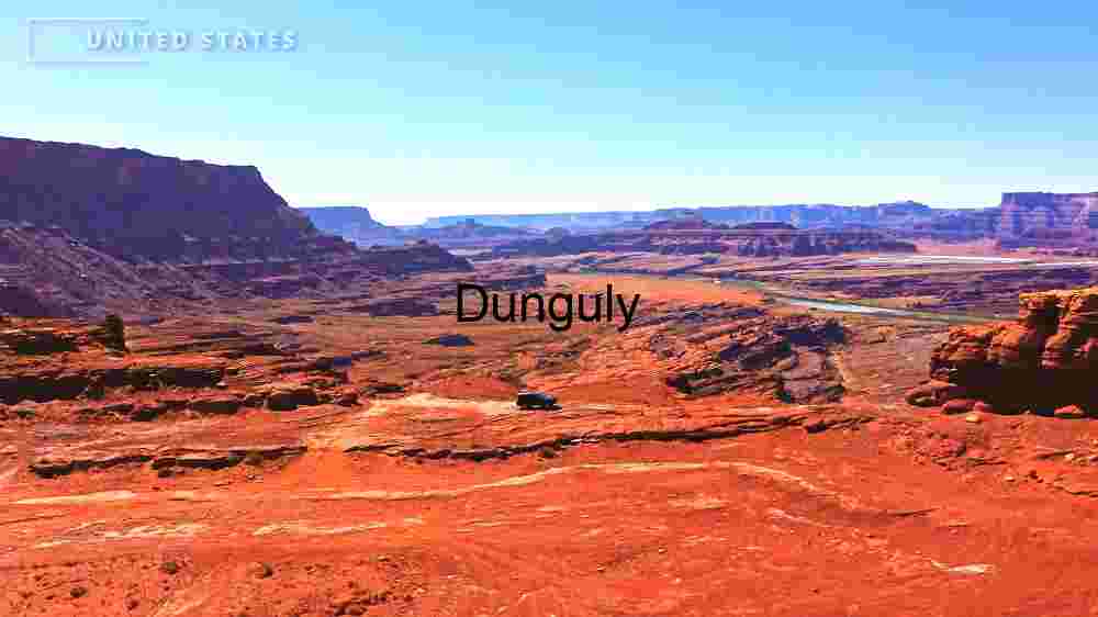 Vastness of the Red Desert: A Panoramic View of the Arid Landscape