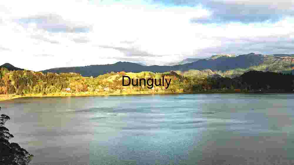 Serene Lakeside Vista