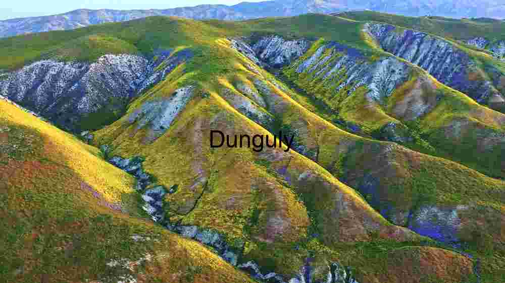 Majestic Mountain Ridges at Dawn