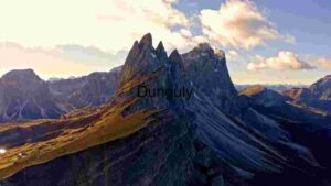 Majestic Mountain Peaks at Sunset