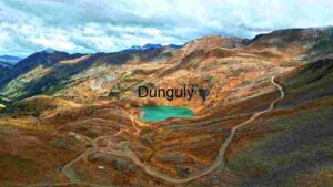 Serene Mountain Landscape with Turquoise Lake