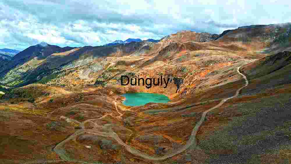Serene Mountain Landscape with Turquoise Lake