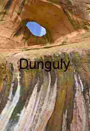 Bowtie Arch, Unique Sandstone Formation & Mineral Stains