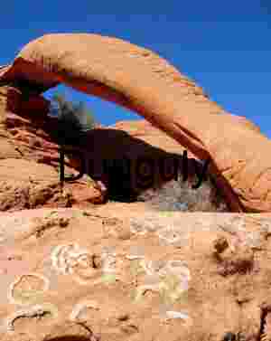 Cobra Arch: Southwest Desert Landscape & Red Rock Formations