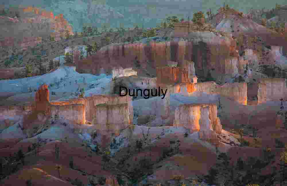Fairyland Canyon Sunrise: Ethereal Hoodoos & Rock Formations