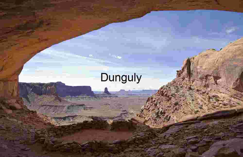 Ancient Ruin Overlook: Canyonlands Desert Landscape