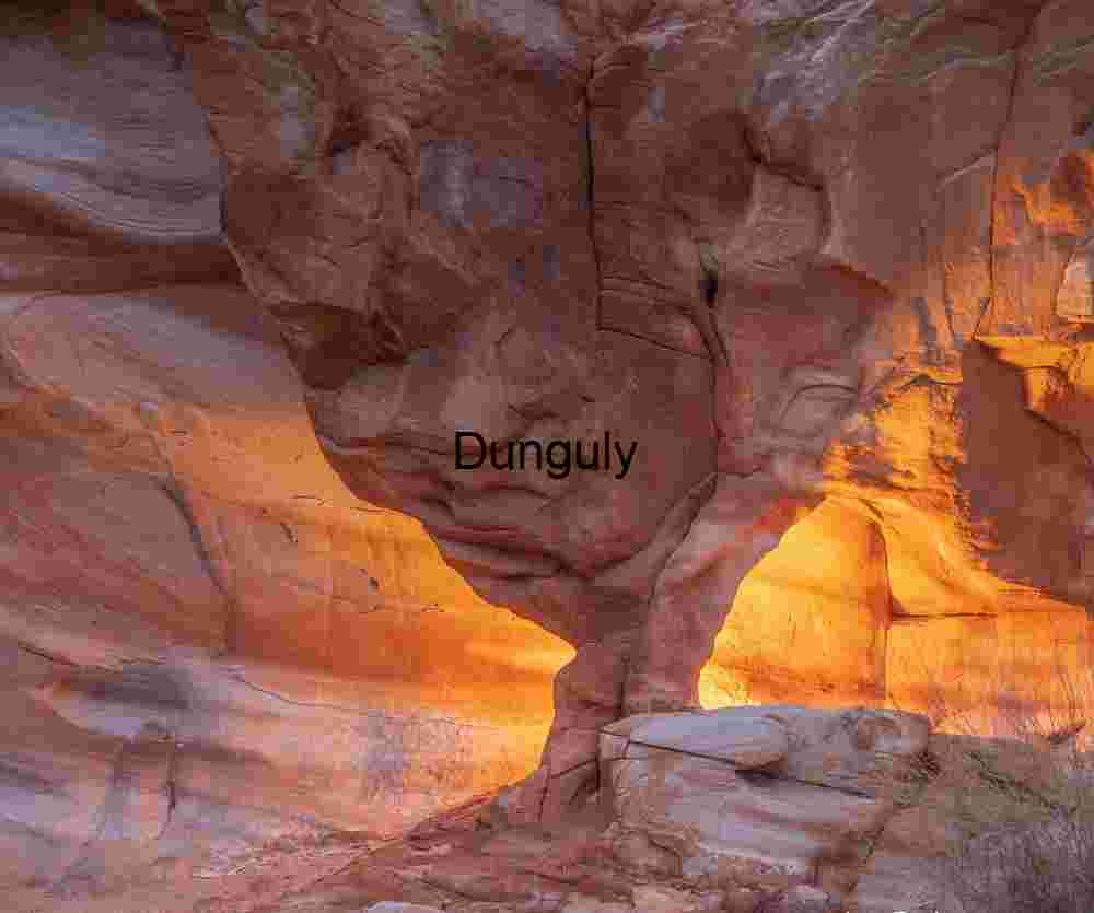 Light behind a pillar | Desert Rock Canyon Warmth