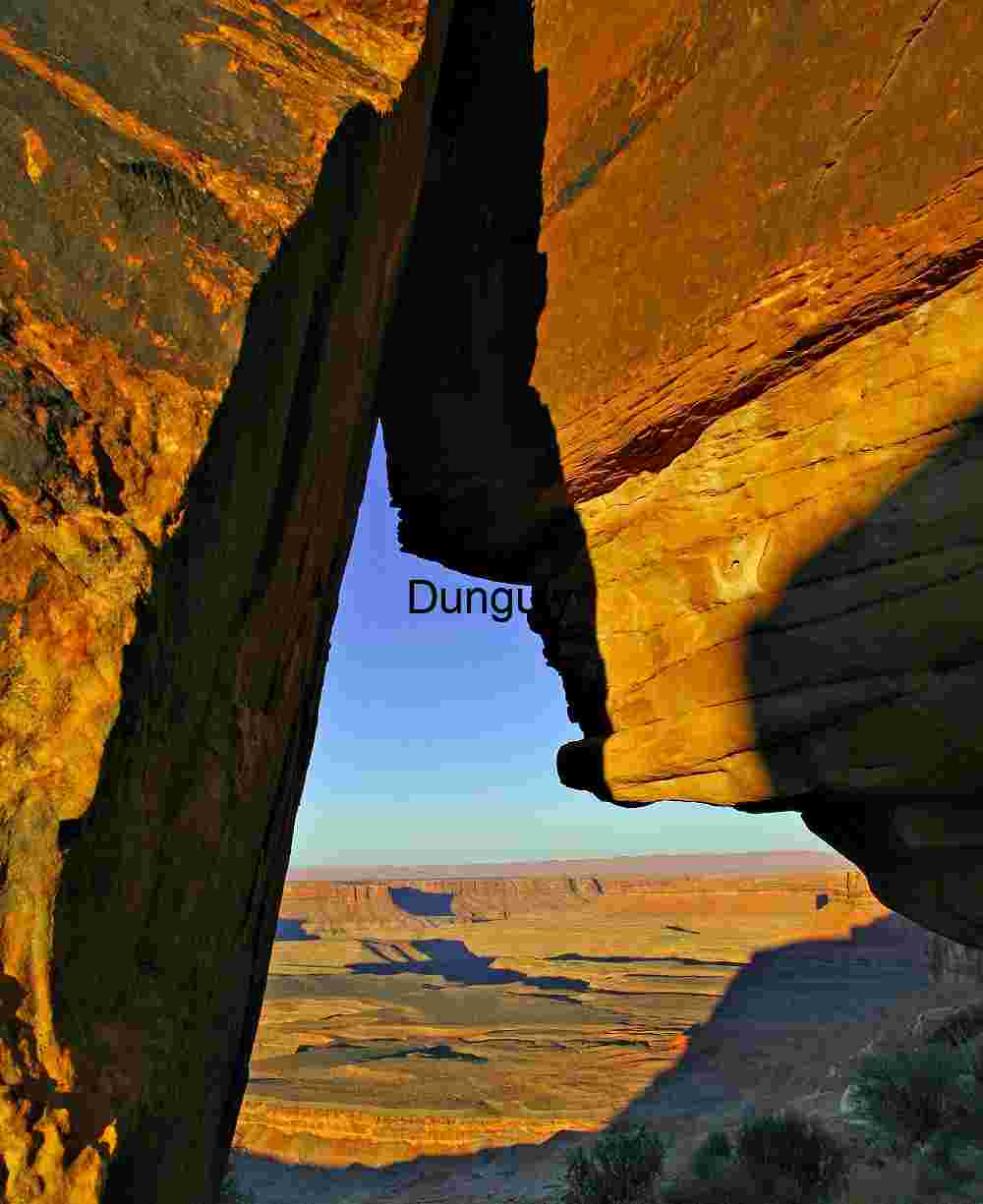 Moki overlook rock frame