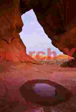 Arch Rock - magenta pool - Valley of Fire