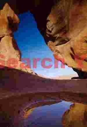 Arch Rock reflection - Valley of Fire