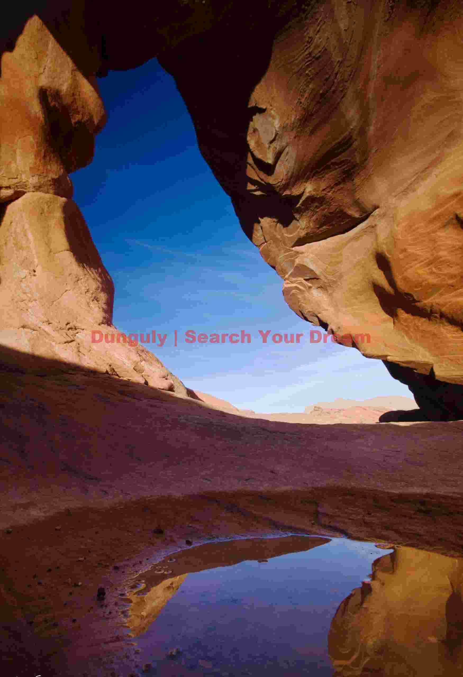 Arch Rock reflection - Valley of Fire