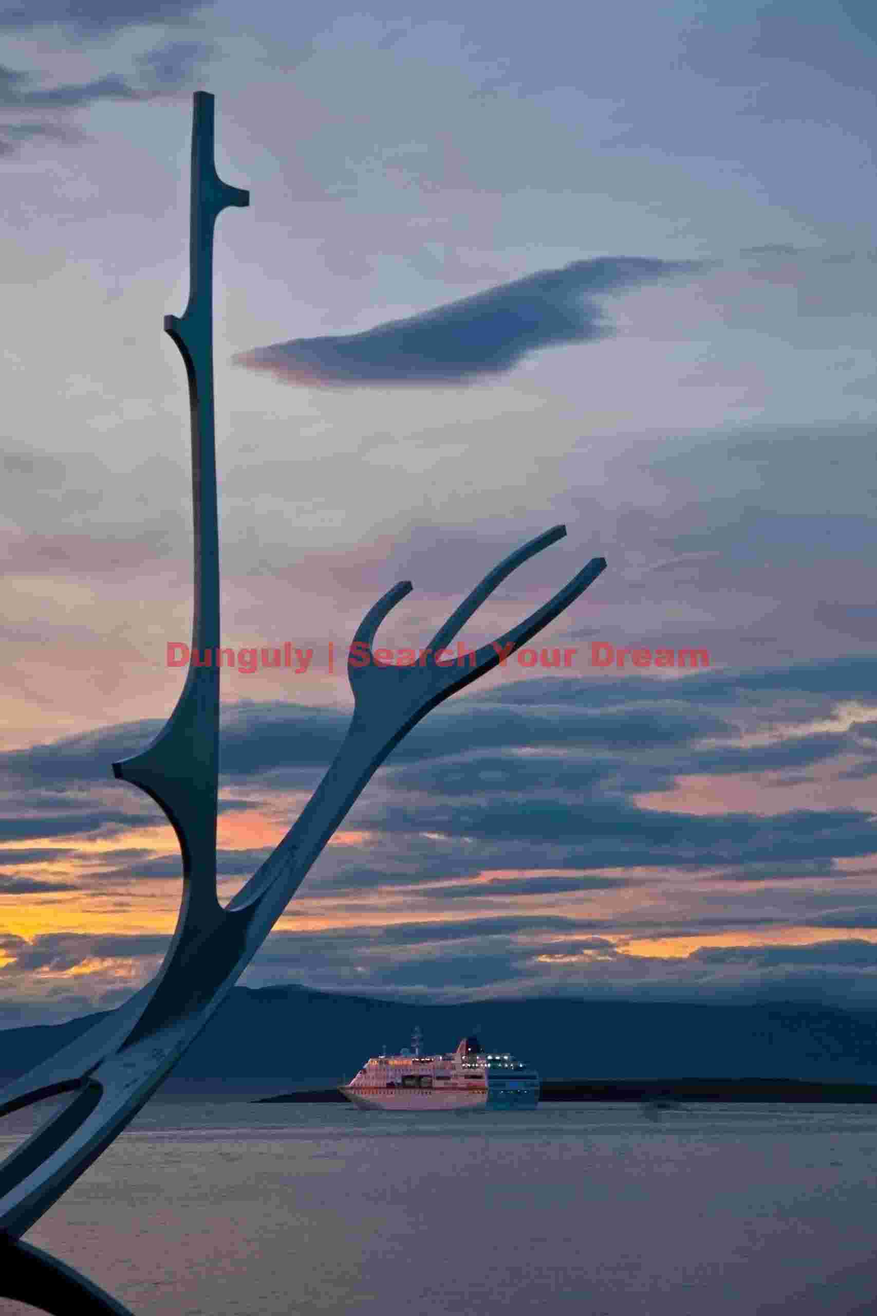 Cruise ship and Solfario - vertical