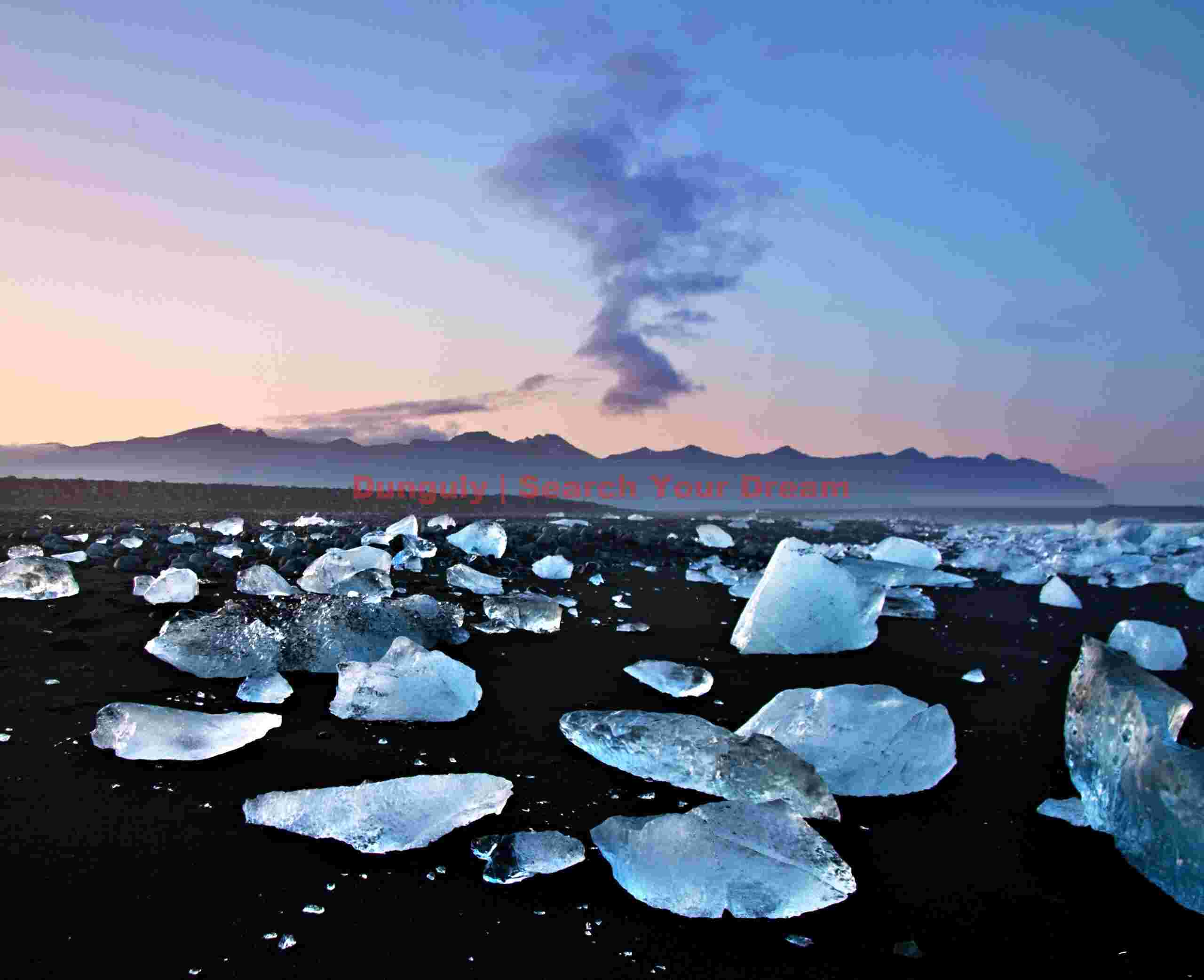 Coastal Iceland: Jokulsarlon beach - exclamation point