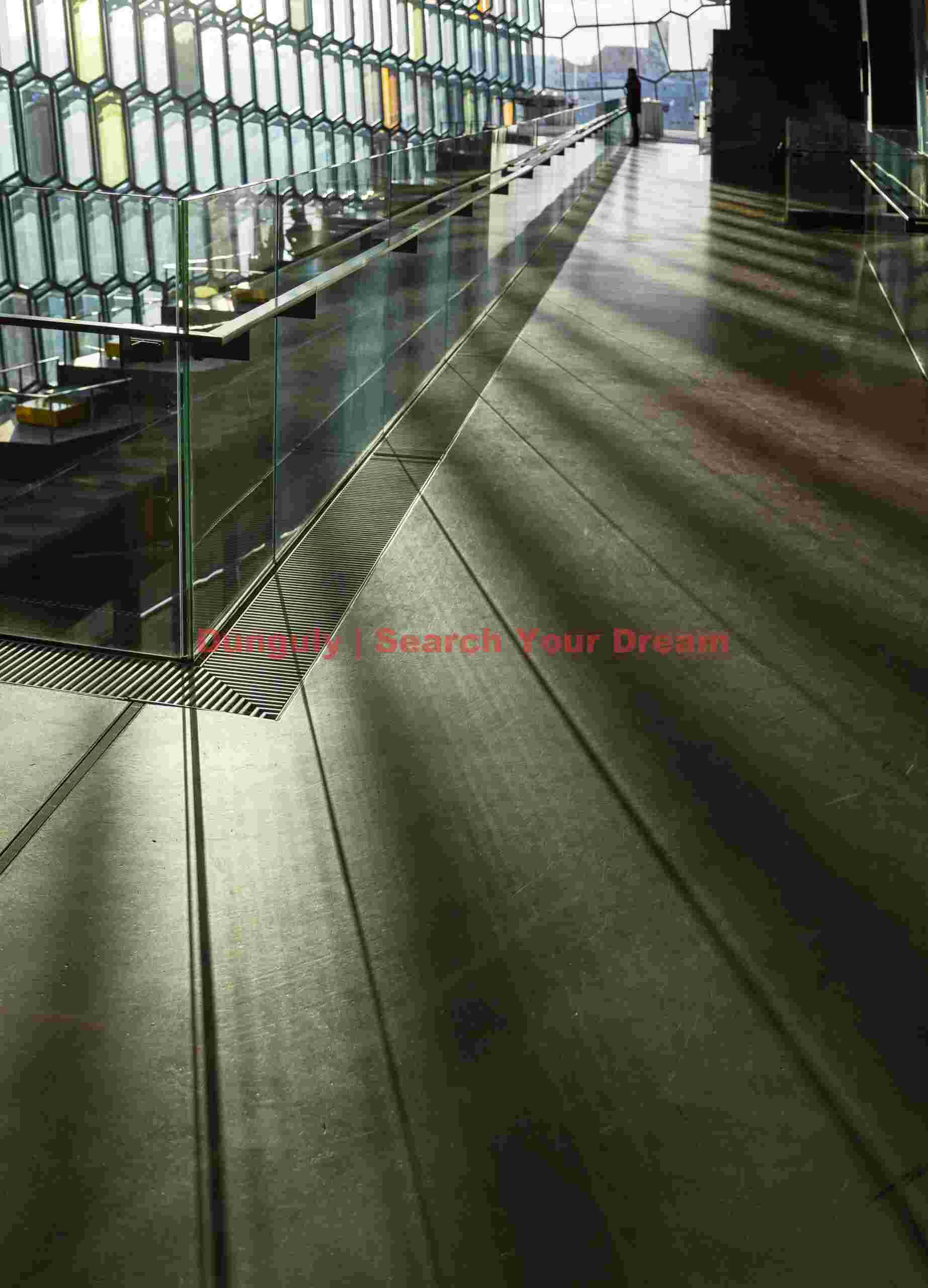 Light below the bridge; Jokulsarlon