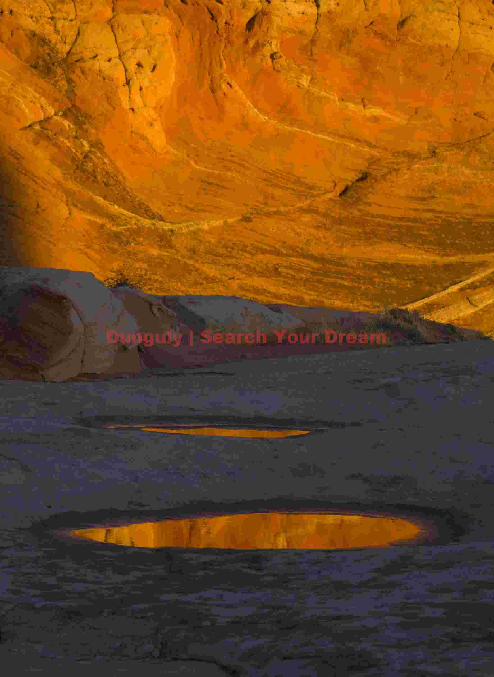 Red pool reflections White Pocket - Arizona