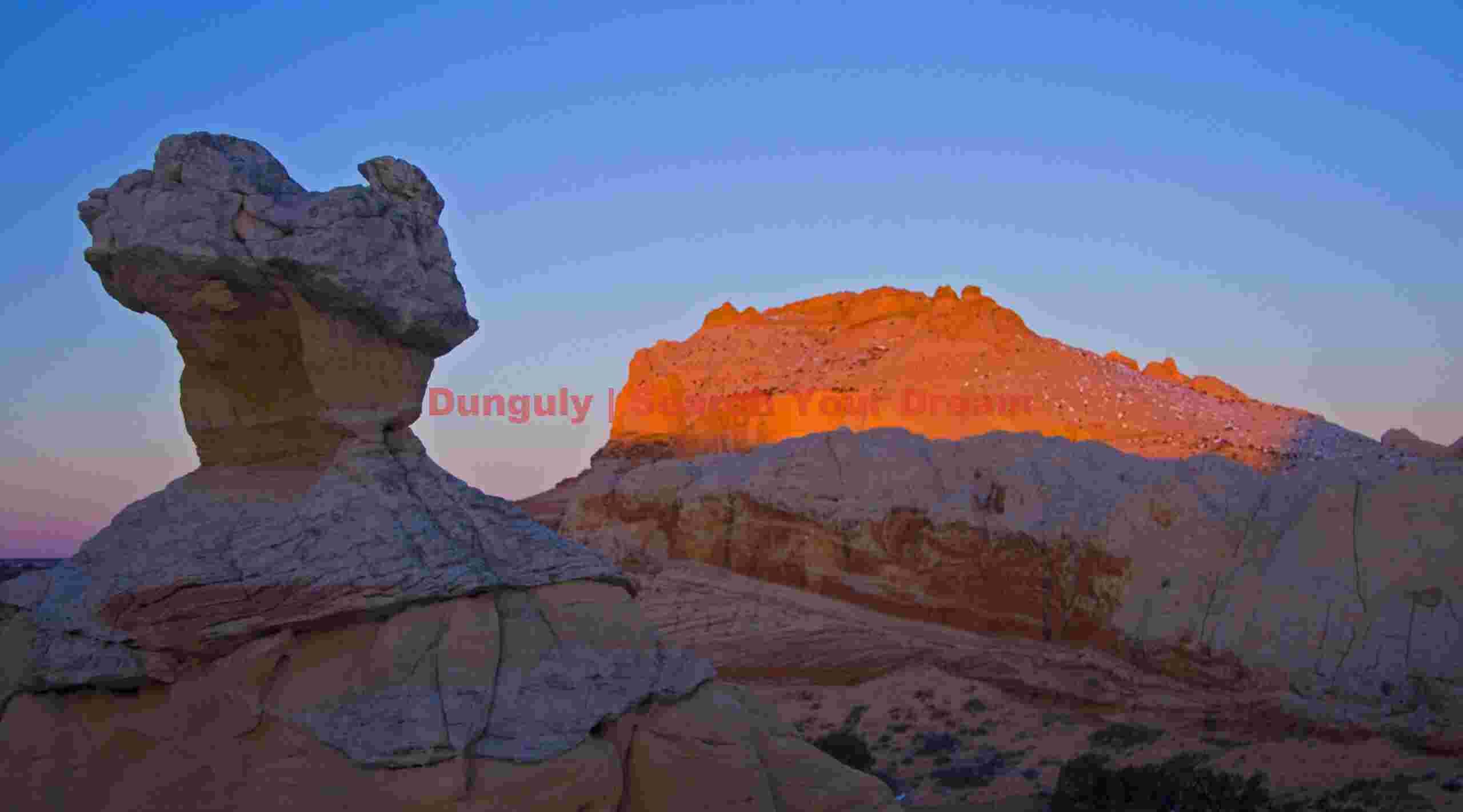 White pocket butte sunrise and hoodoo - White Pocket - Arizona