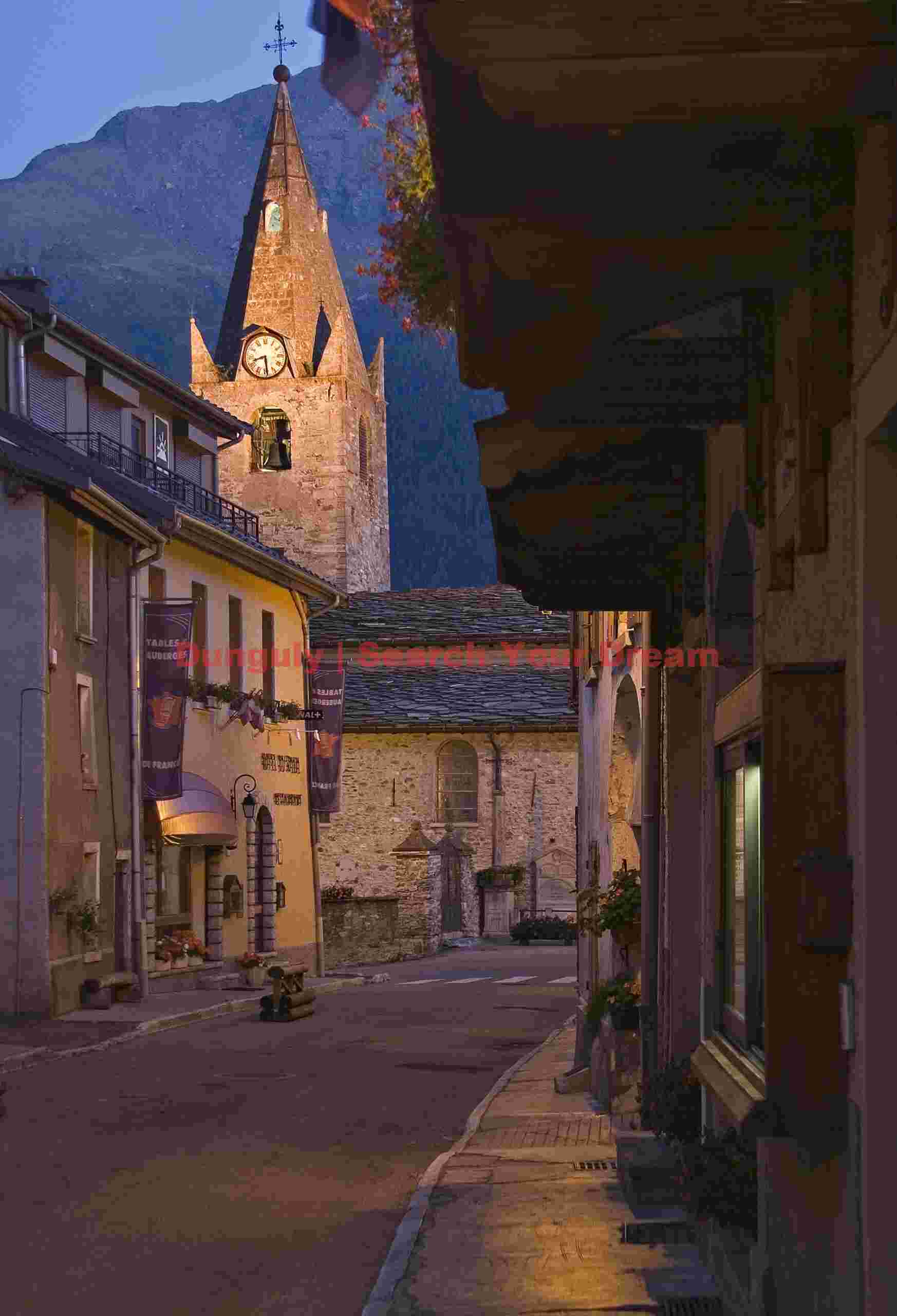 Aussois - Evening street