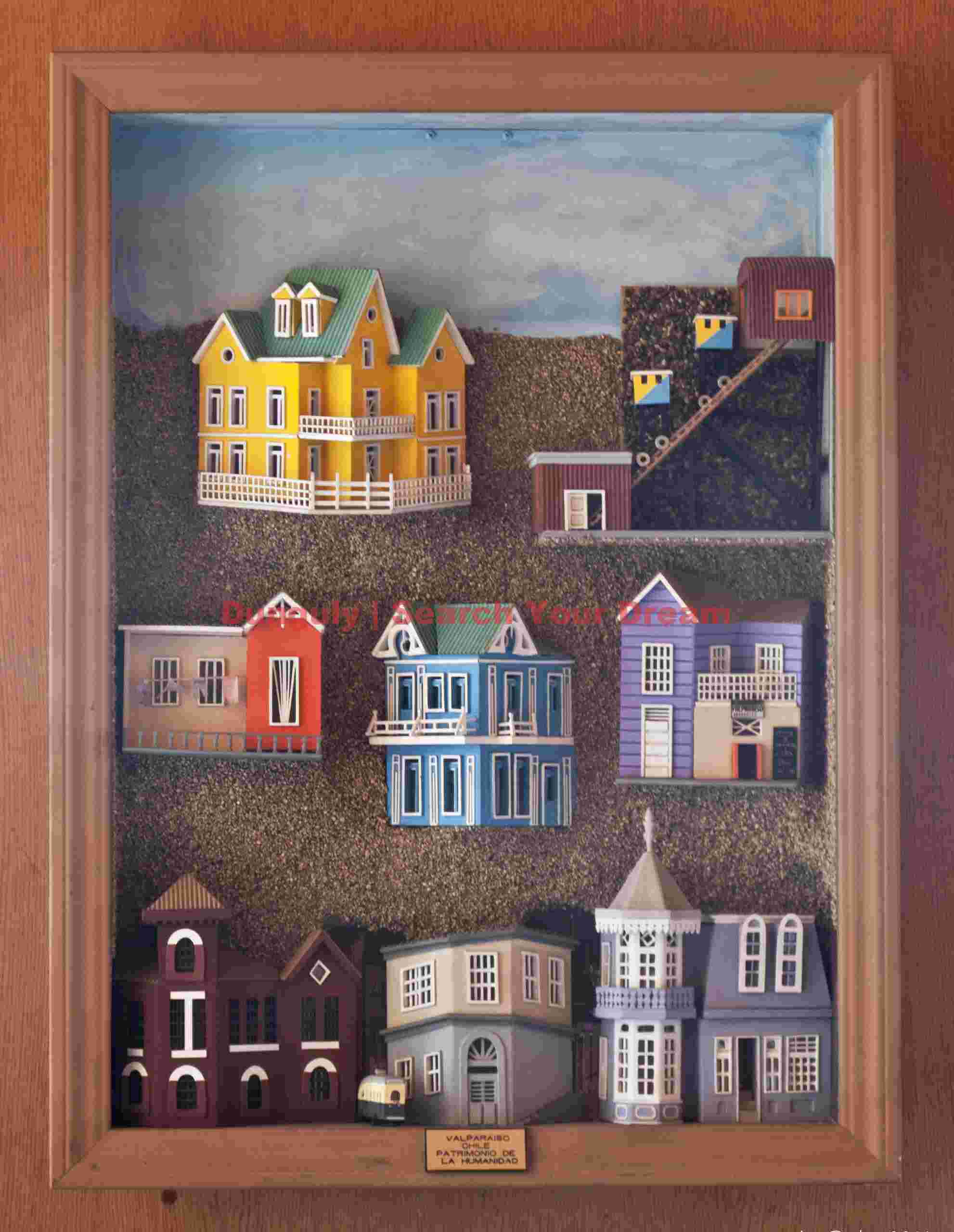 Colorful Bas-Relief Architecture in Valparaiso