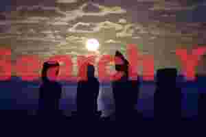 Easter Island - Tahai - Cloudy Moonset