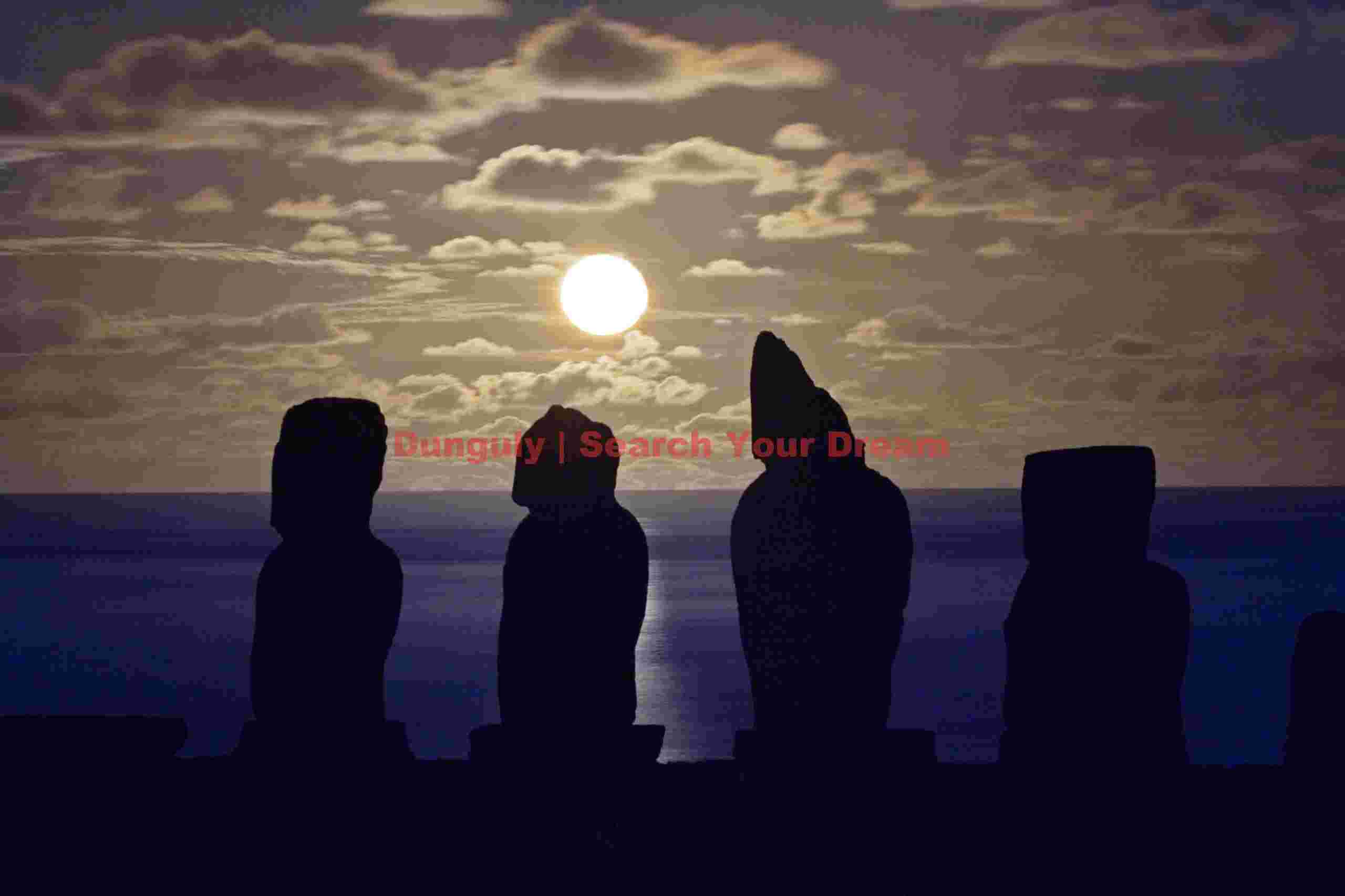 Easter Island - Tahai - Cloudy Moonset