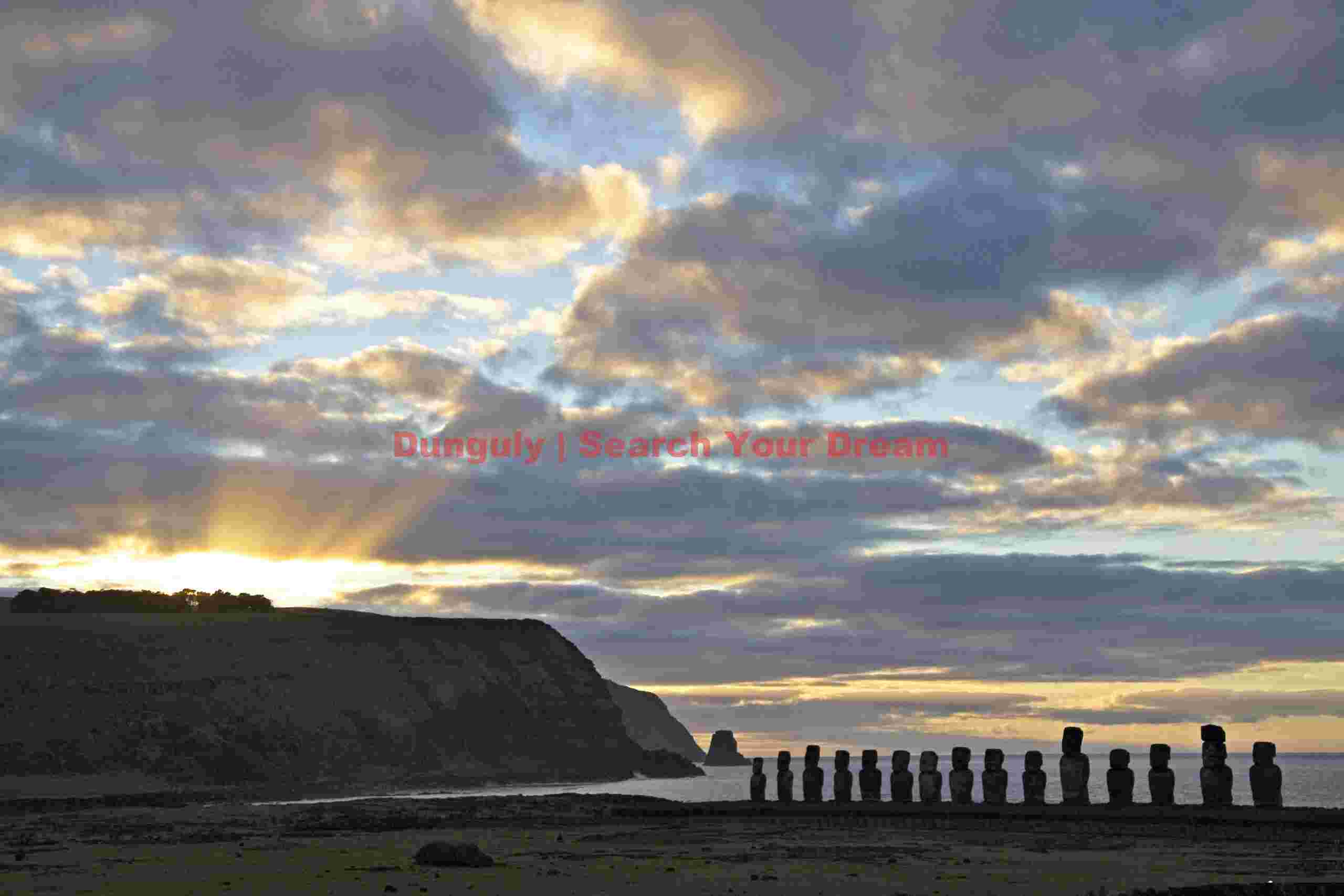 Easter Island - Tongariki - Sunrays