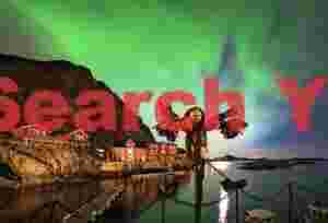 Stockfish greeter with aurora