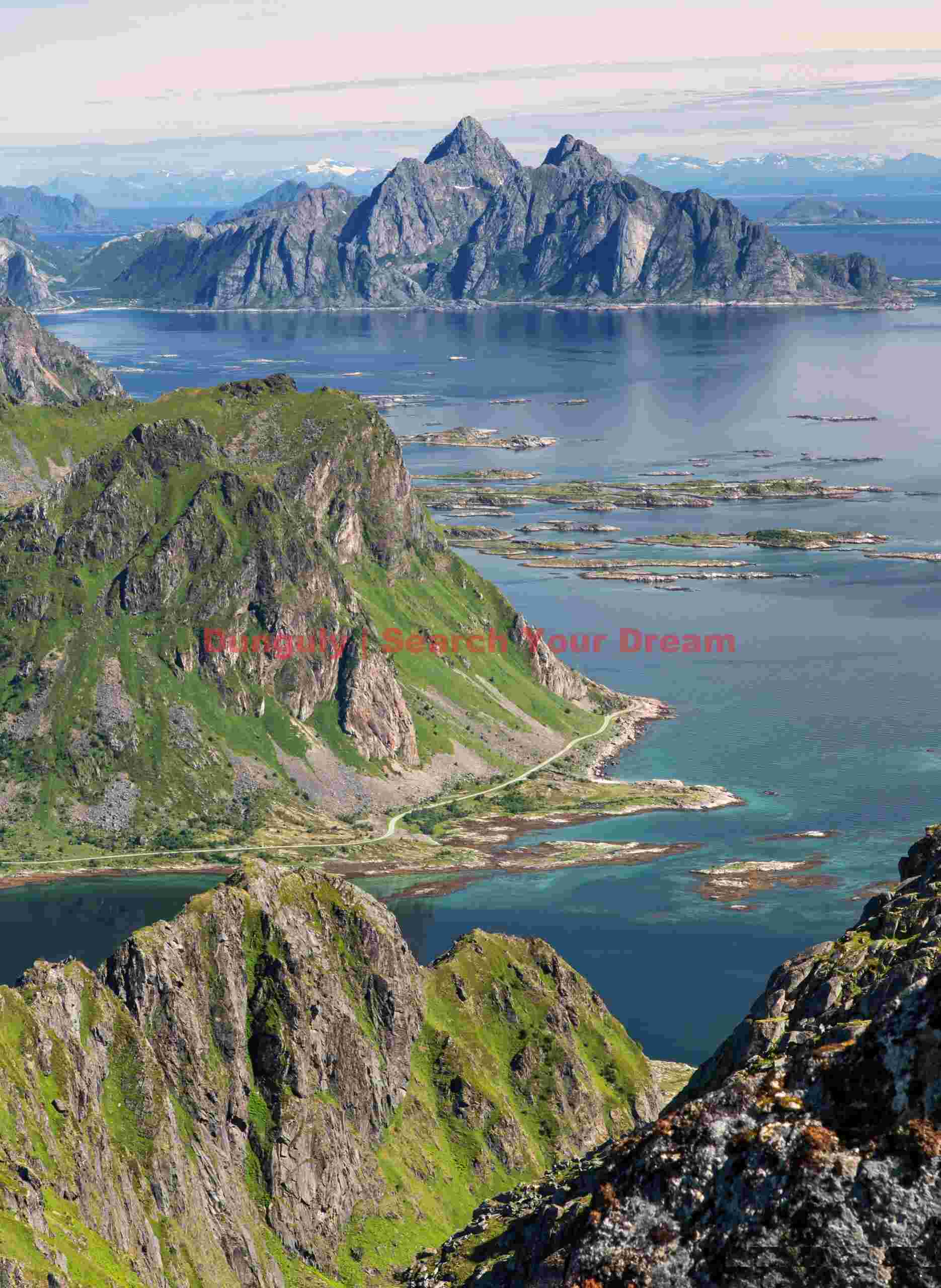 View from Justadtinden