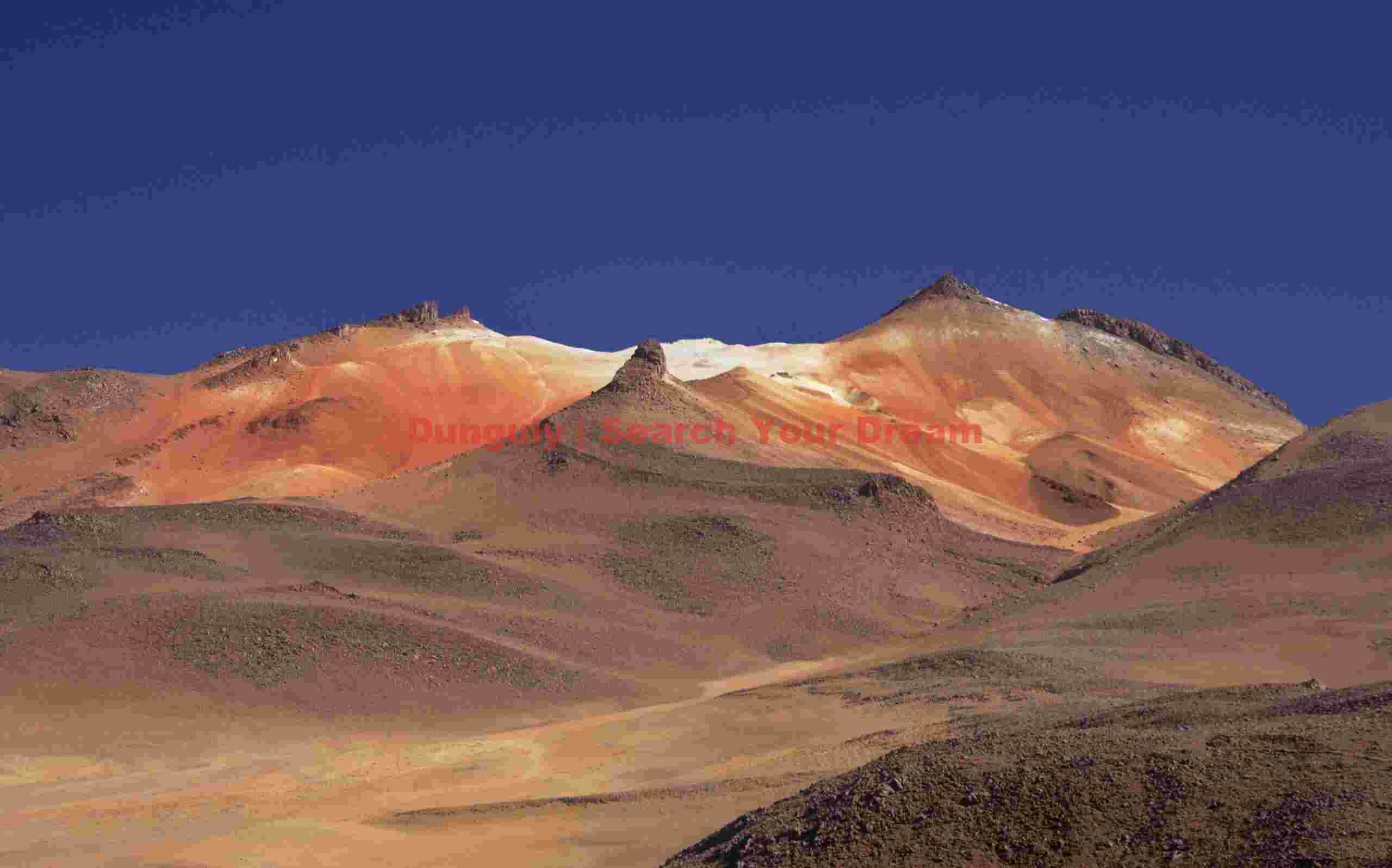 Volcanic colors near Chilean border