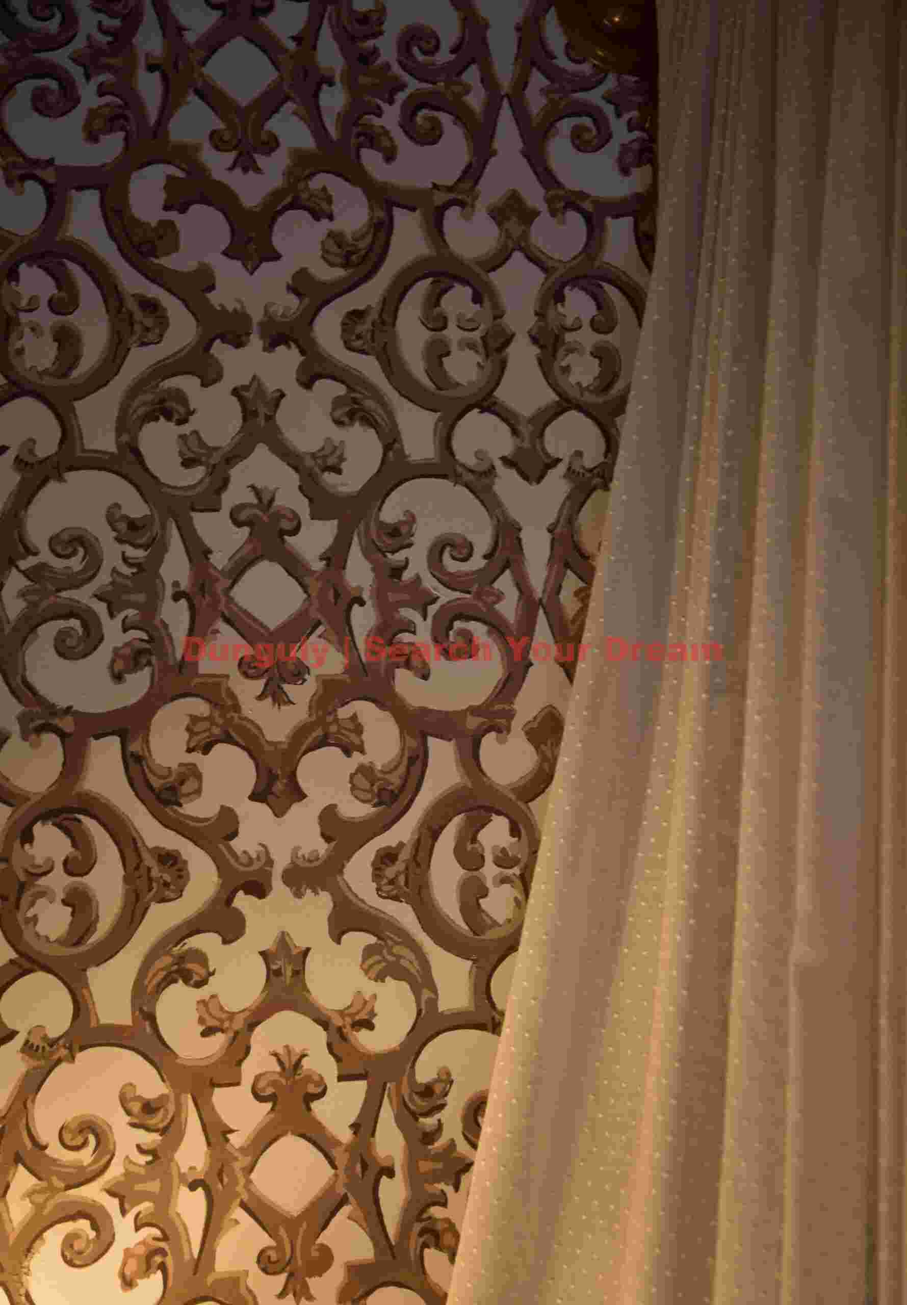 Wall pattern and curtain