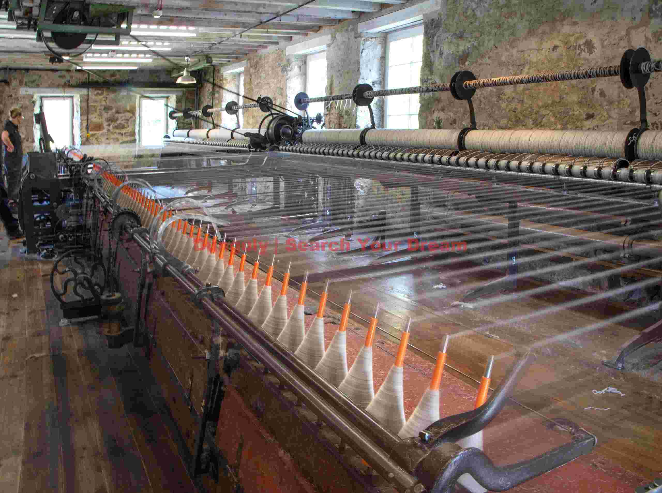 Wool spinning machine in action