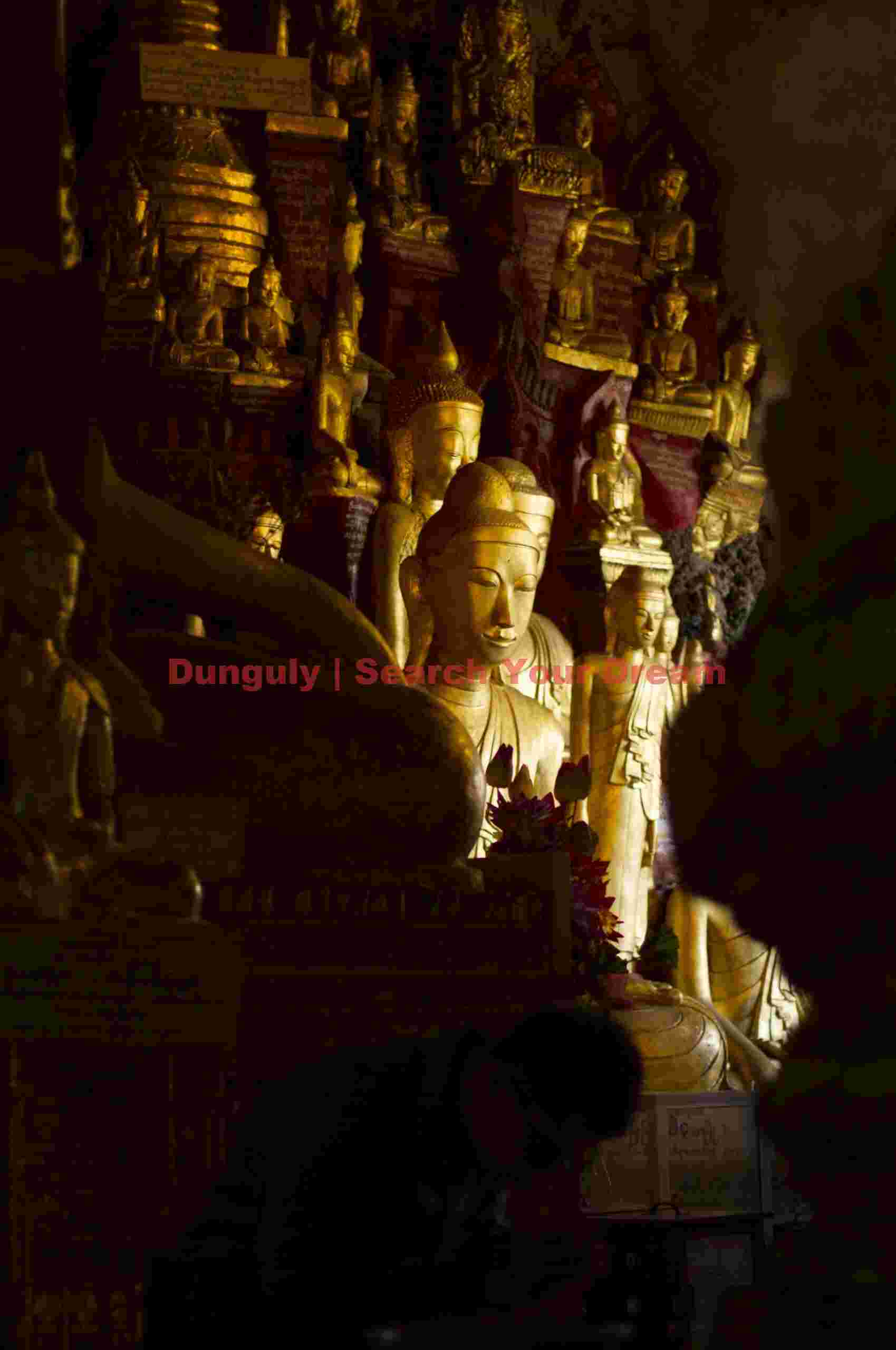 Buddah statues in the caves