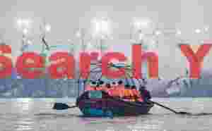 Rowboat approaching bathing ghat